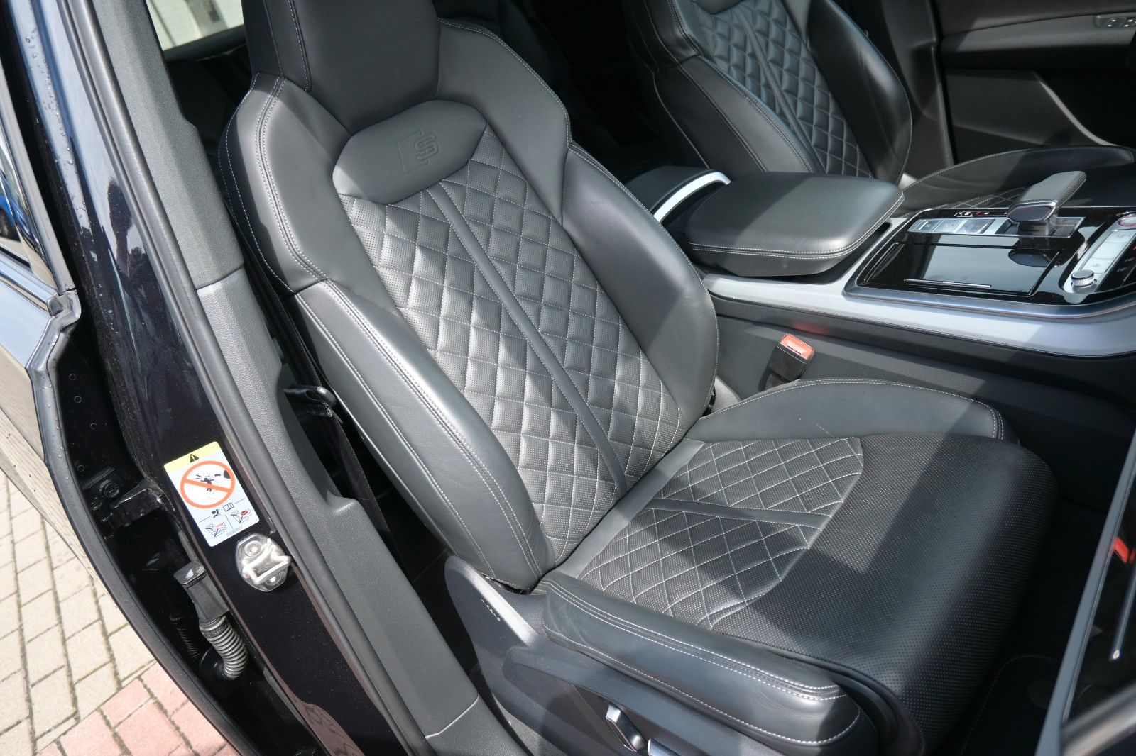 Fahrzeugabbildung Audi SQ7**Mietkauf** TDI*MASS*LUFT*360°*PANO