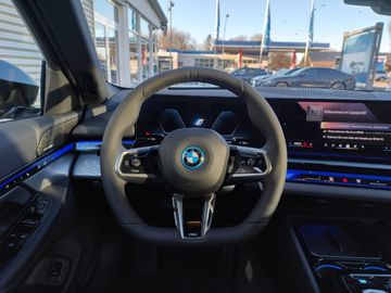 BMW i5 xDrive40 Touring M Sportpaket Head-Up DAB