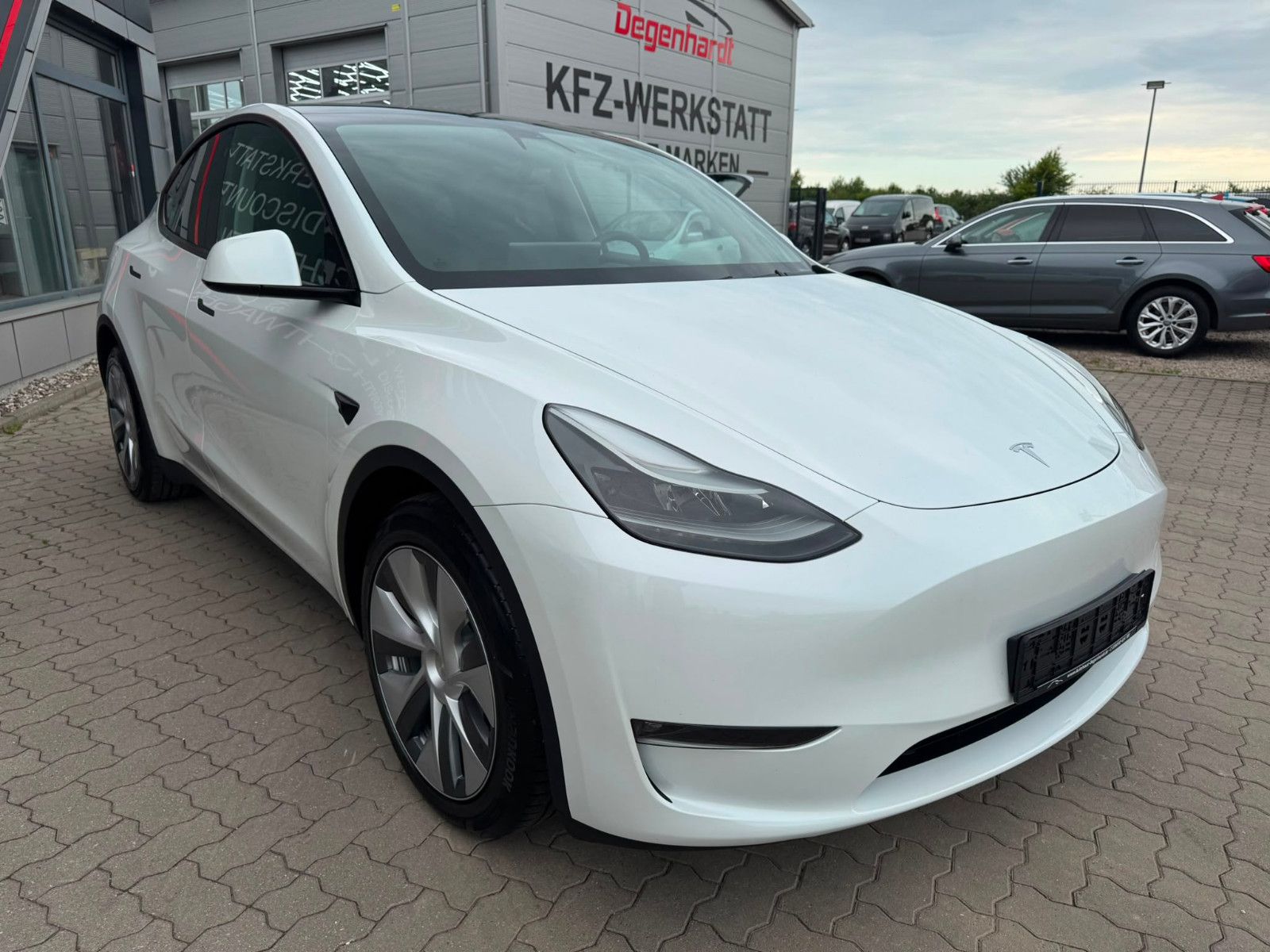 Tesla Model Y RWD Matrix LED Leder FSD SOH 95 foto 12