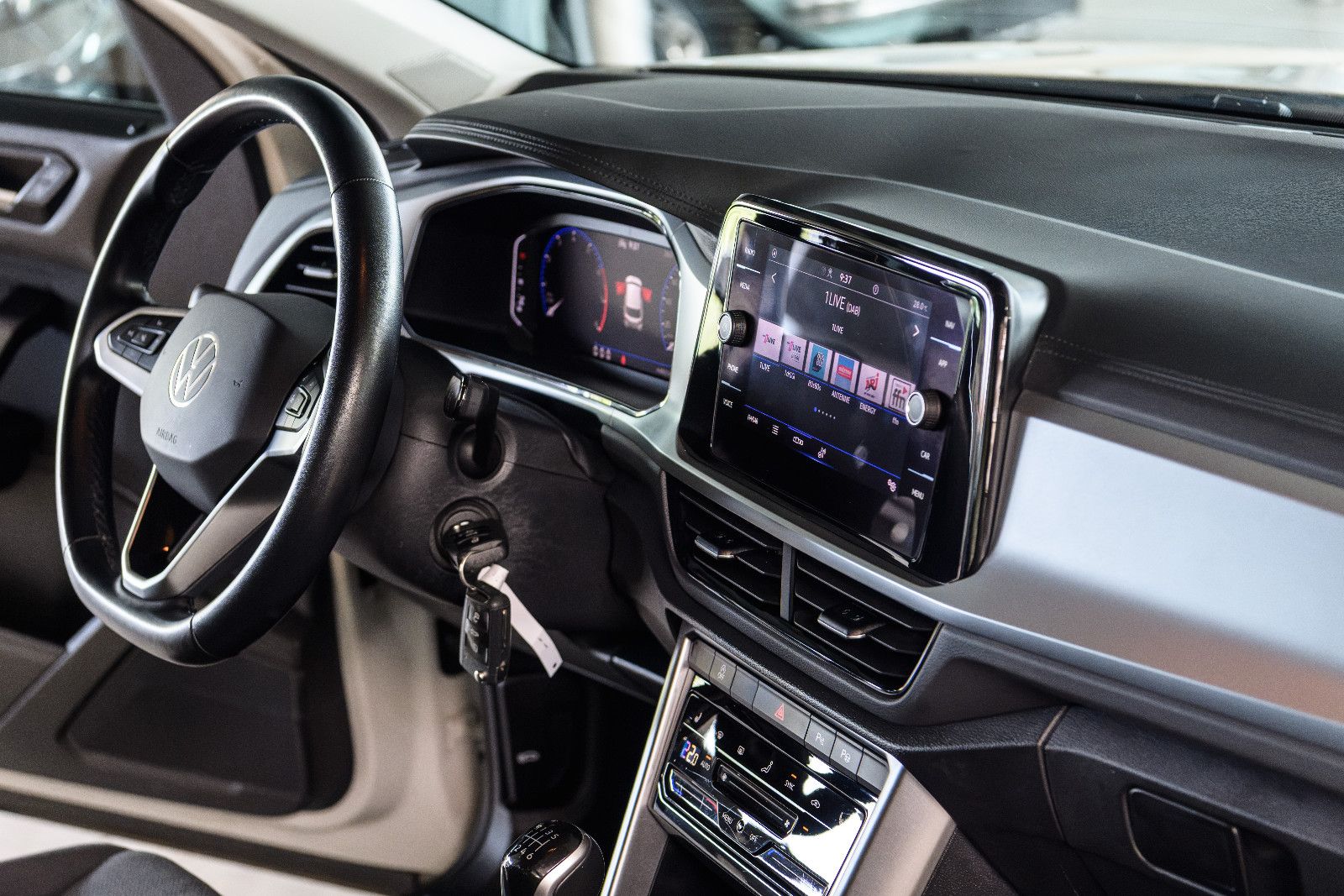Fahrzeugabbildung Volkswagen T-Roc Life +LED+AW+Cockpit PRO+Park Assist+Ascot