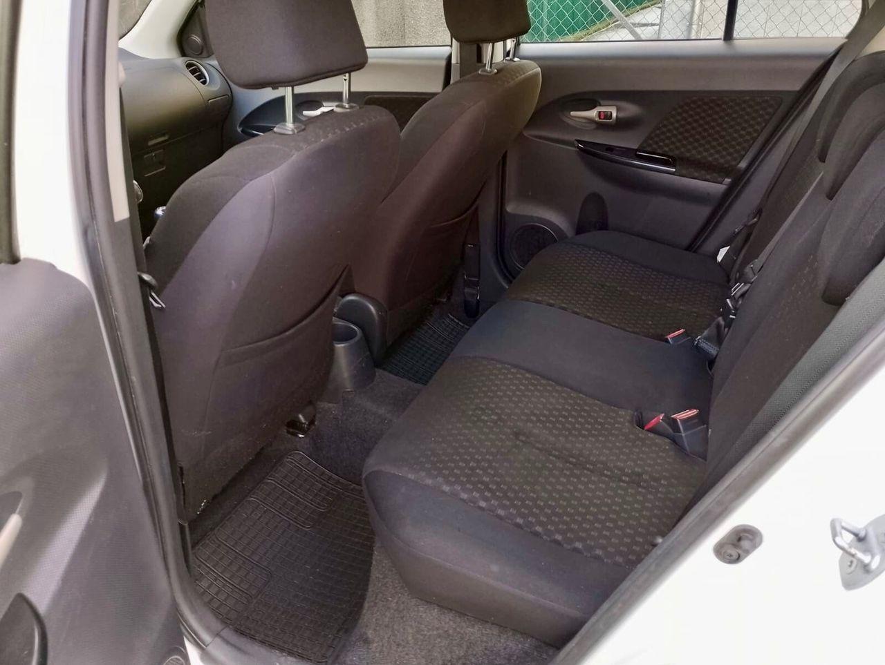 Toyota Urban Cruiser 2011 — photo 9