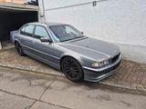 BMW E38 740I M62B44TÜ - BMW 740 mit Benzin-Antrieb: Limousine, 4.4