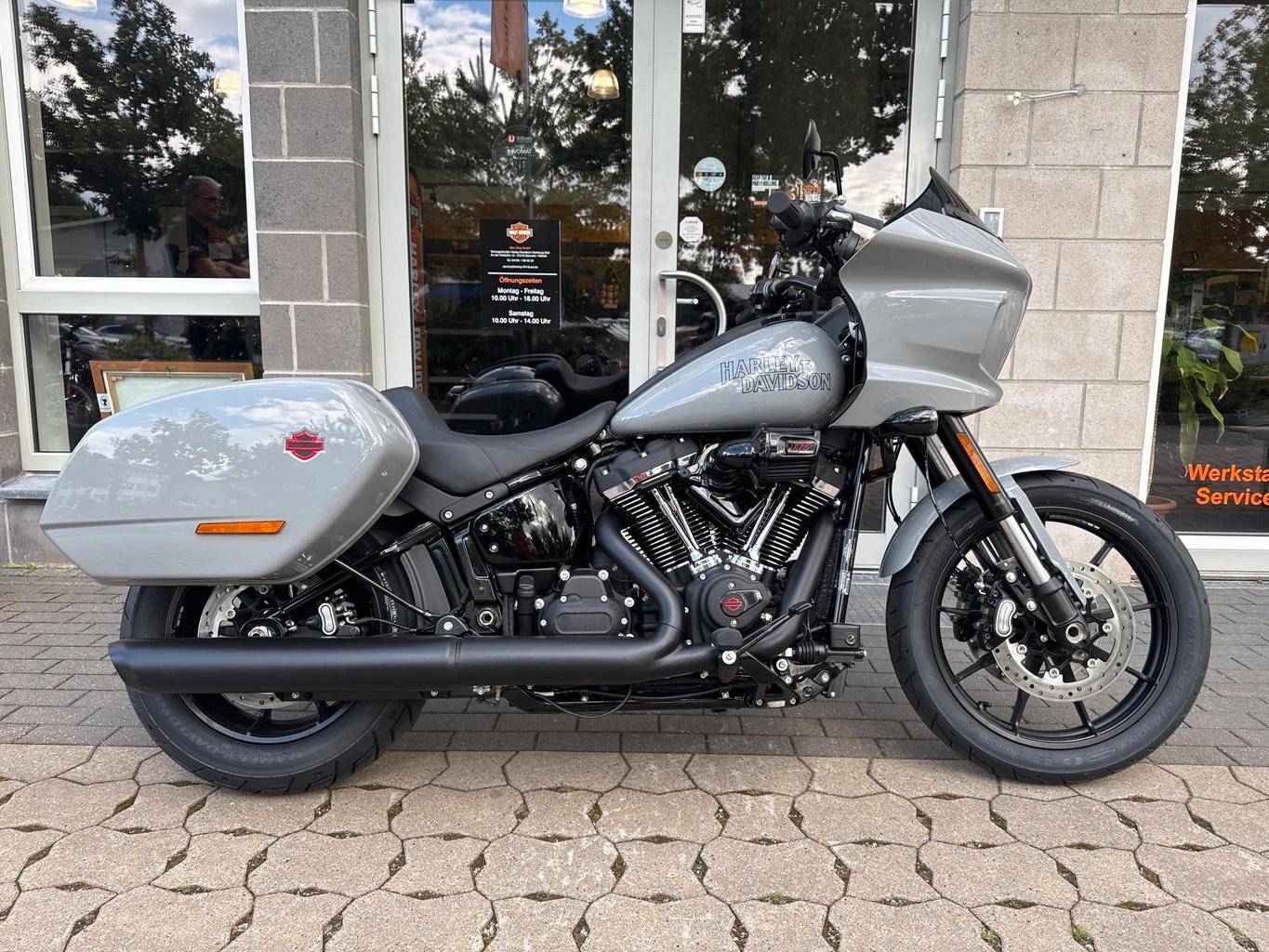 Harley-Davidson FXLRST Softail Low Rider ST 