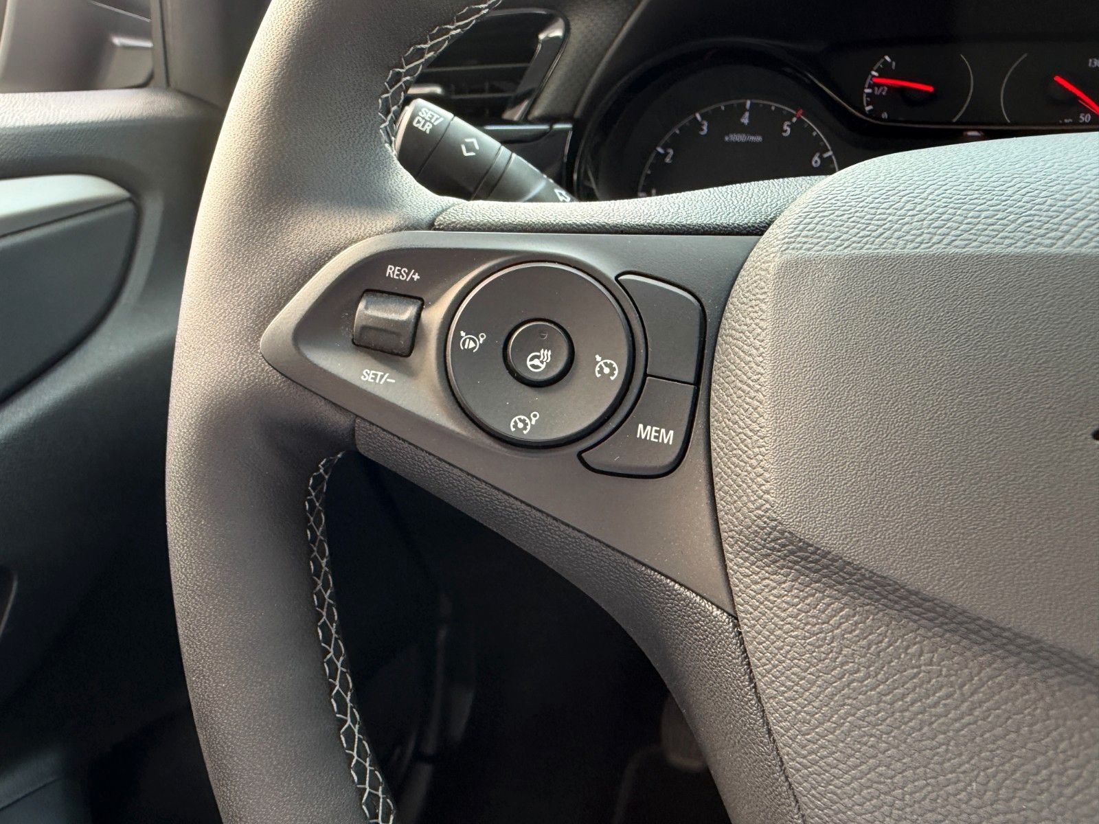 Fahrzeugabbildung Opel Corsa F Edition 1.2L 100PS/PDC/Sitzheizung!