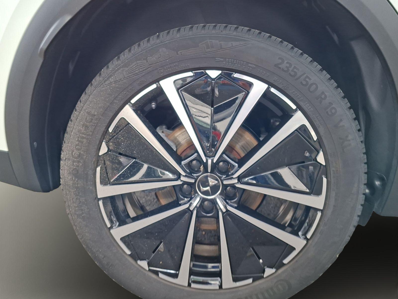 DS Automobiles DS7 Bastille BlueHDI130 EAT8