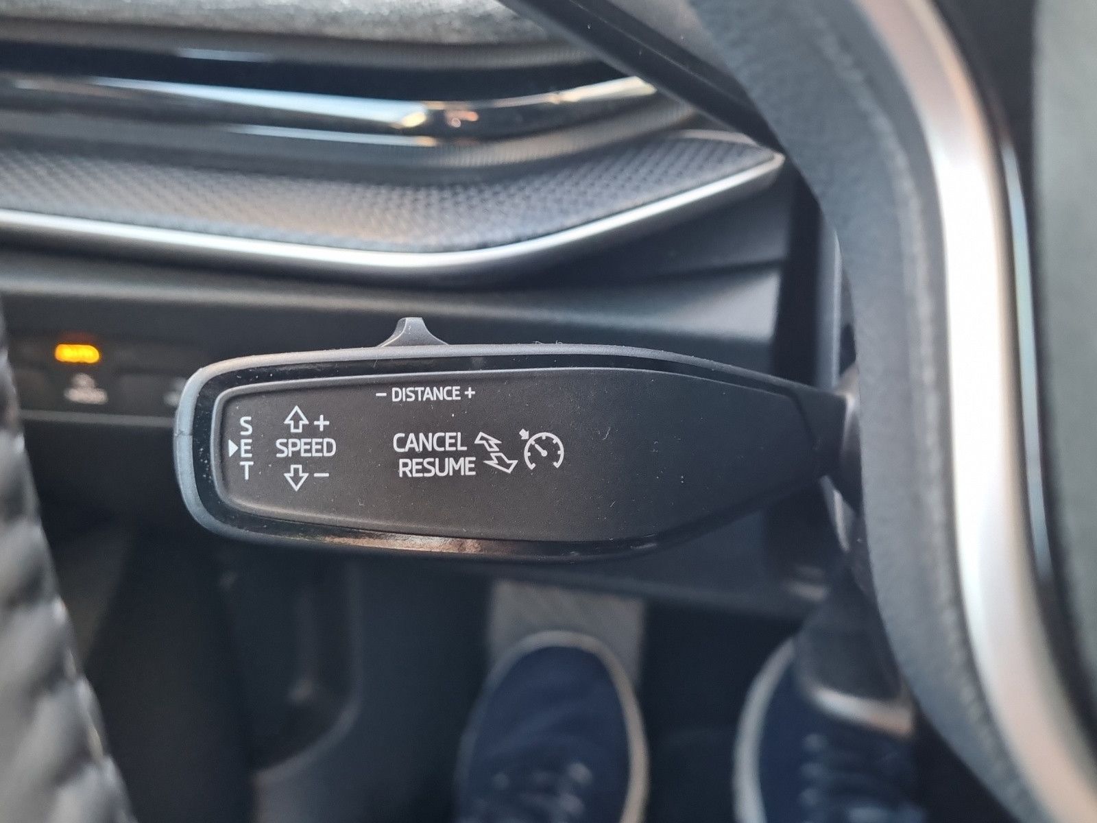 Fahrzeugabbildung SKODA Superb Combi Selection 2,0 TDI 110KW/150PS AHK