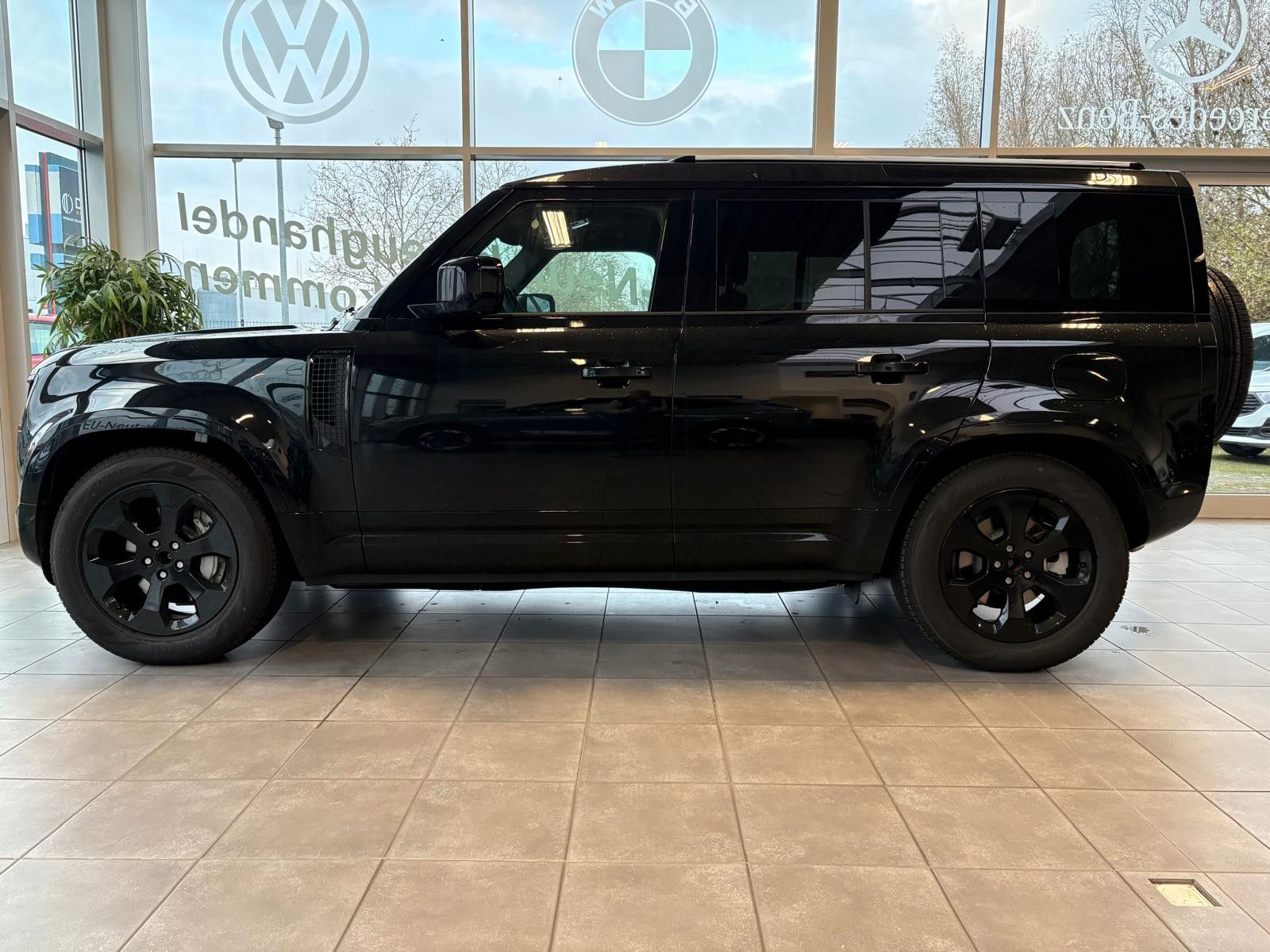 Fahrzeugabbildung Land Rover Defender 110 Hybrid X-Dynamic SE/P 300 E