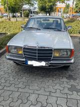 Mercedes-Benz 230 - Mercedes-Benz 230 in Hannover