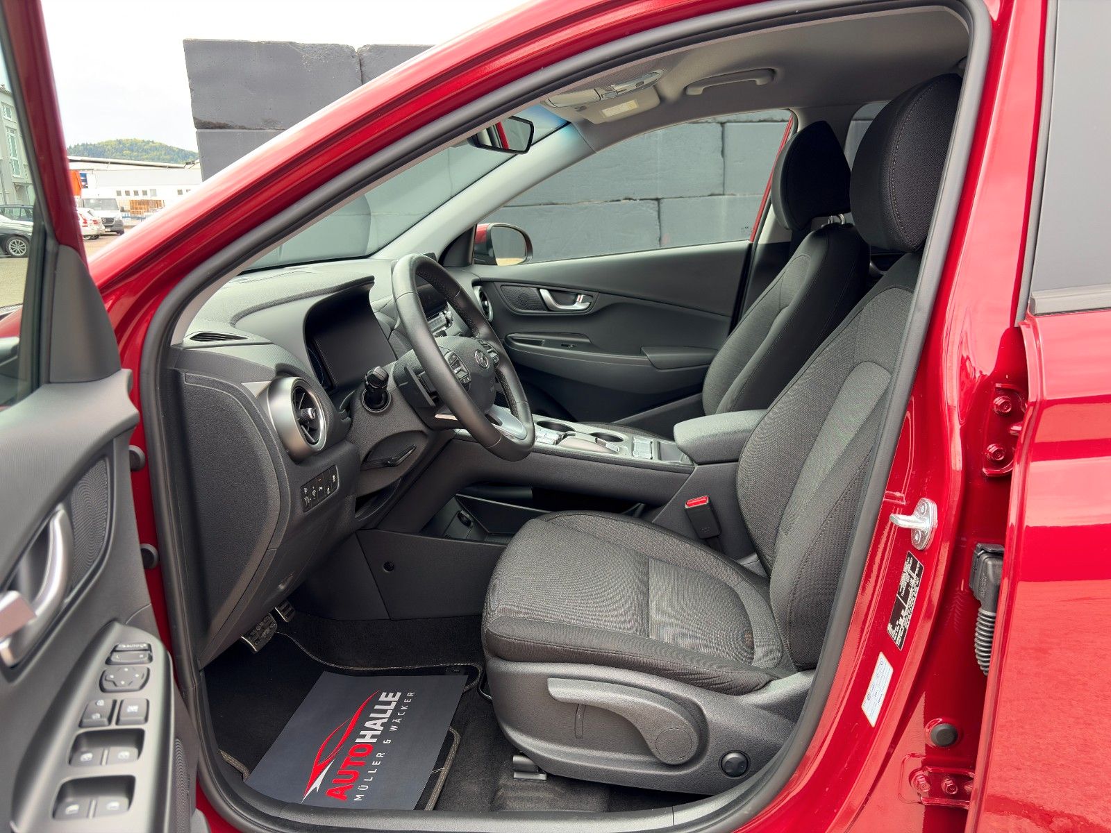 Fahrzeugabbildung Hyundai KONA E Trend ACC PDC CAM SHZ LHZ Navi CarPlay