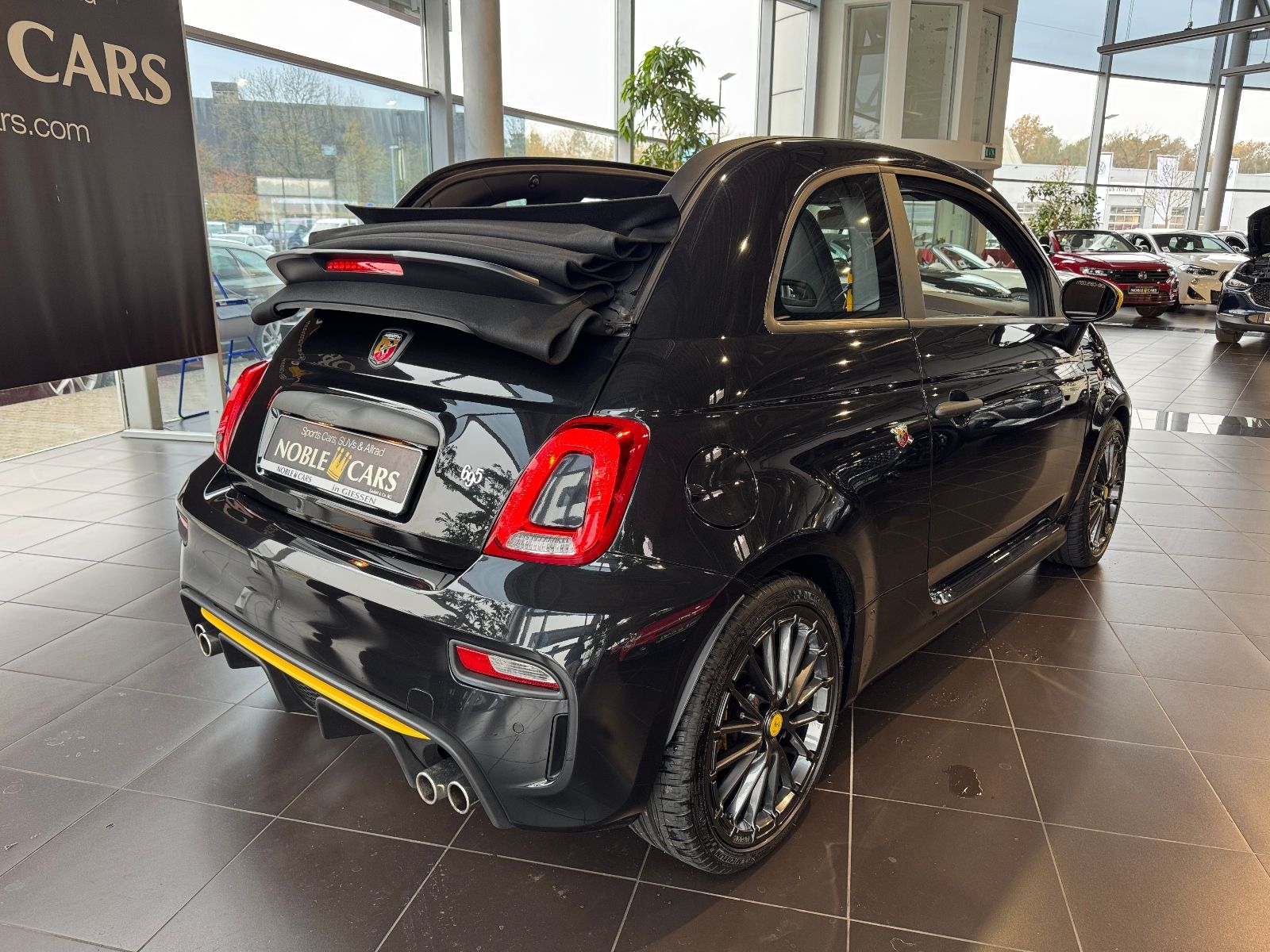 Fahrzeugabbildung Abarth 695C BEATS NAV DAB PDC ALU