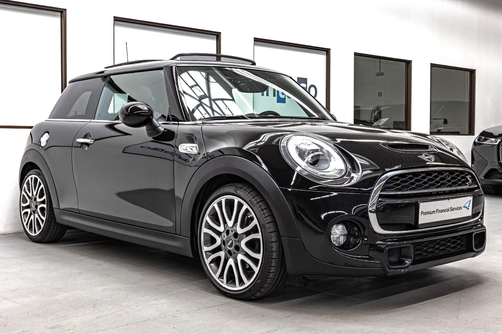 MINI Cooper S LED HeadUp ACC DriveAss. H&K Pano uvm!