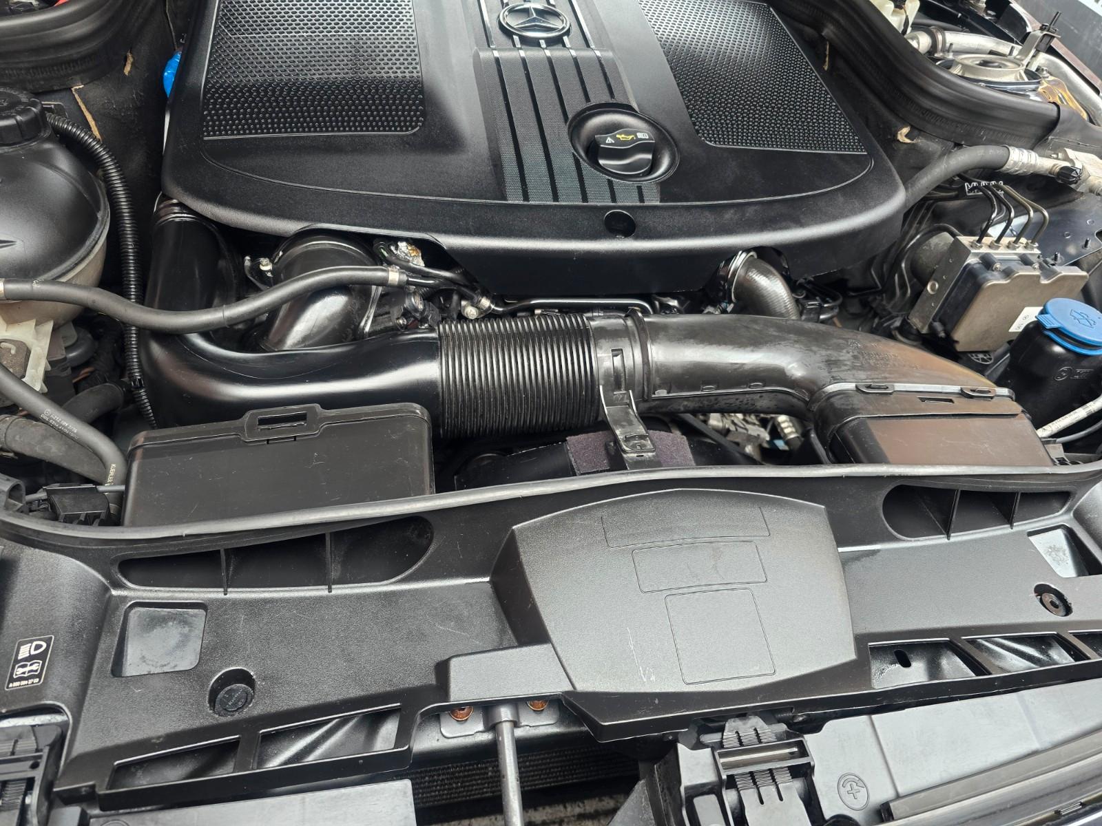 Mercedes-Benz E 220 BlueTEC  Autom. 9G Tronic S212 AMG Menü