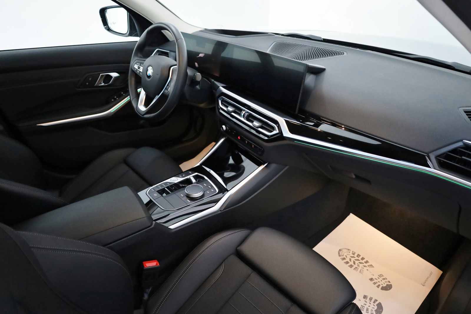 Fahrzeugabbildung BMW Lim 320i xDrive ,Head-Up, Navi,LED,SH,Teilleder