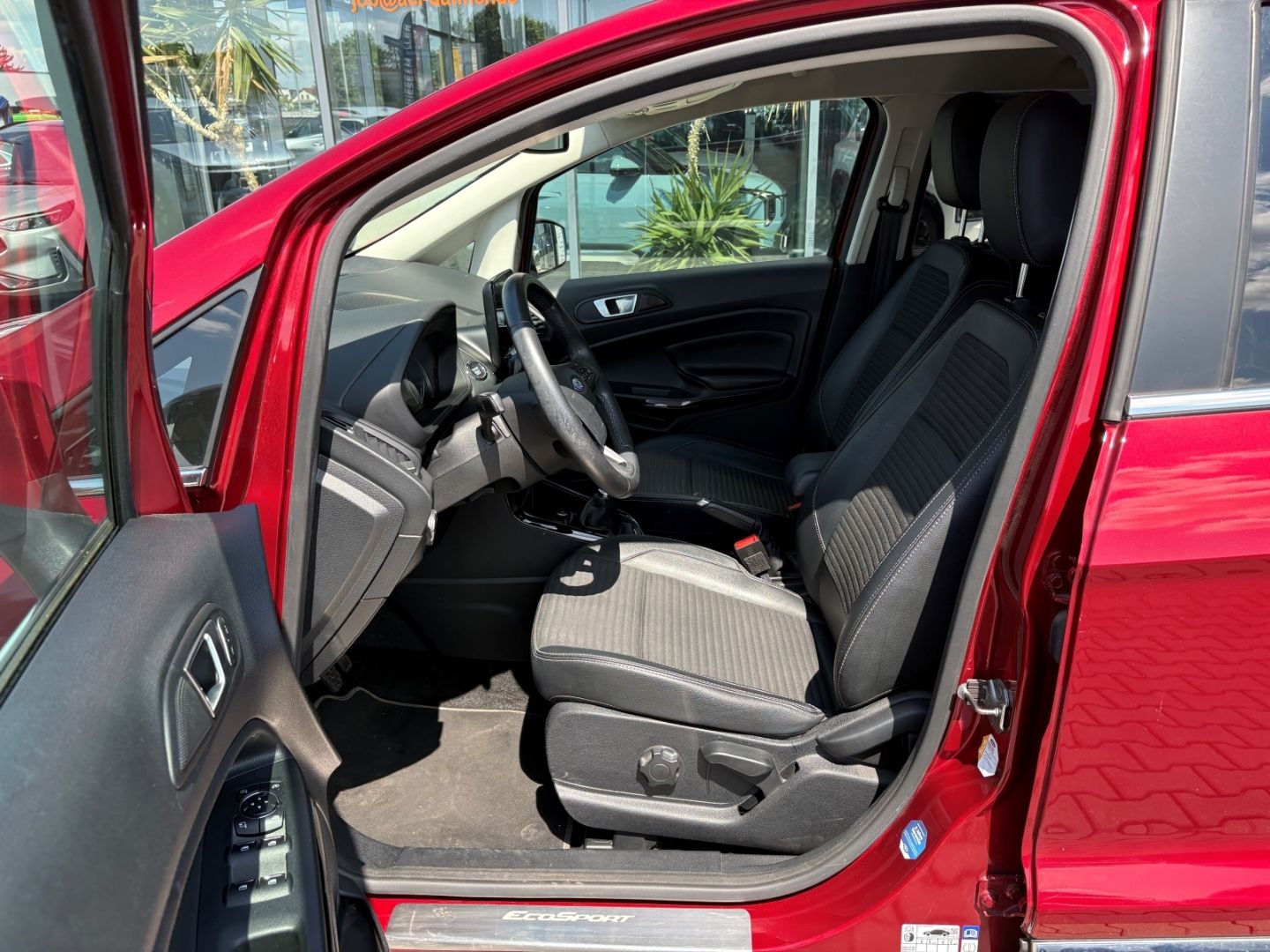 Fahrzeugabbildung Ford EcoSport Titanium Kamera SHZ Navi Klima Tempomat