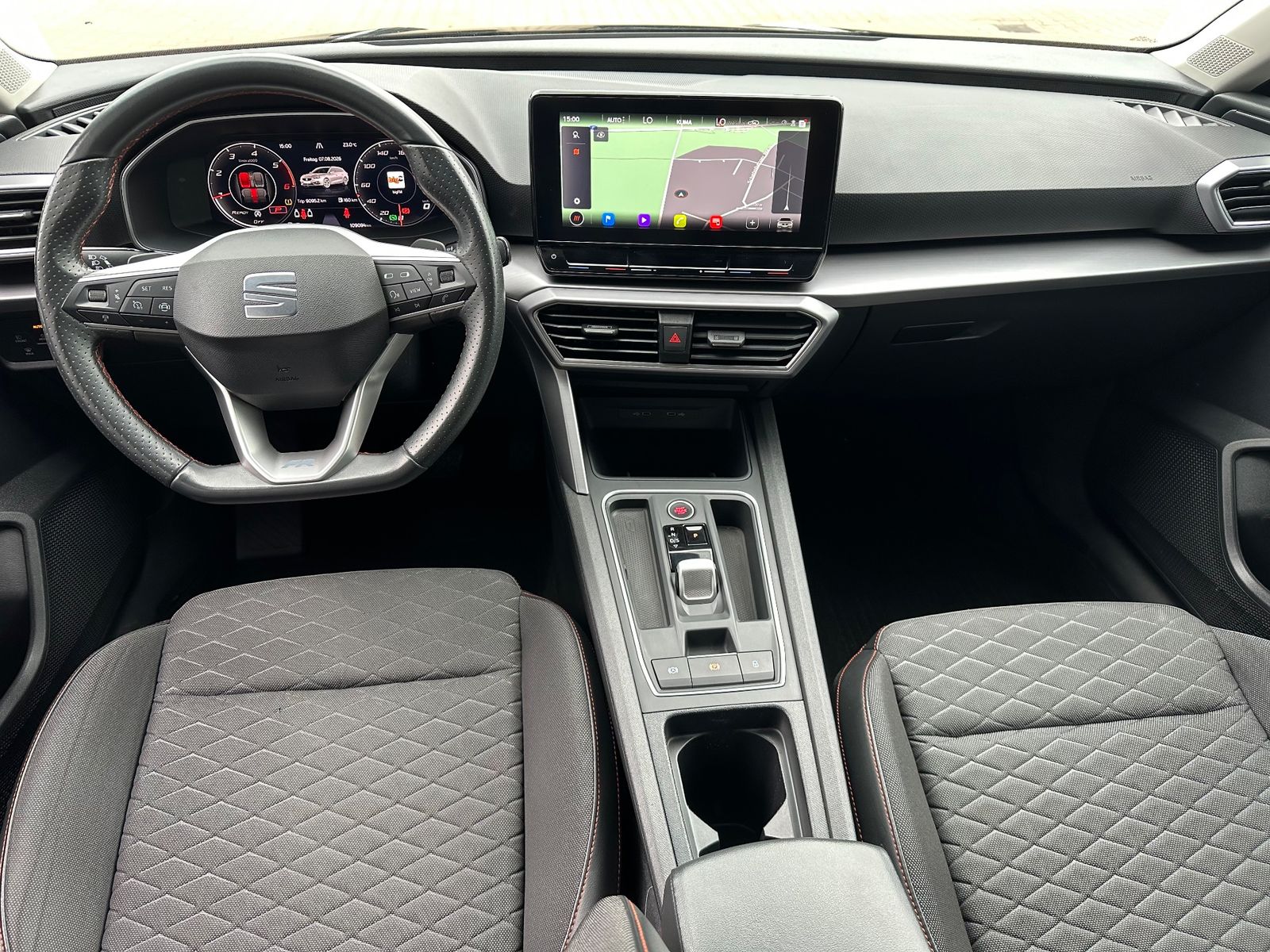 Fahrzeugabbildung SEAT Leon ST 2.0 TDI DSG FR NAV+LED+ACC+KAMERA