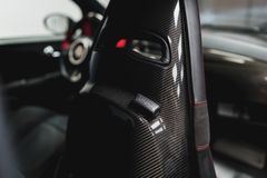 Fahrzeugabbildung Abarth 695 Tributo Ferrari *NR. 1016 / CARBON / SABELT*