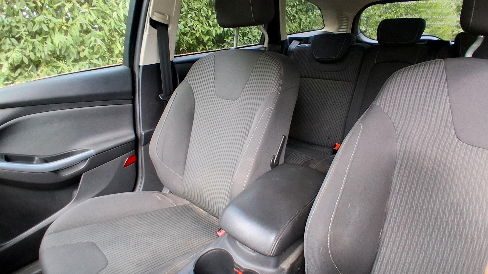Ford Focus 2014 — photo 7