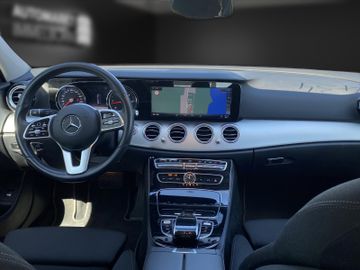 Mercedes E 300 - 11