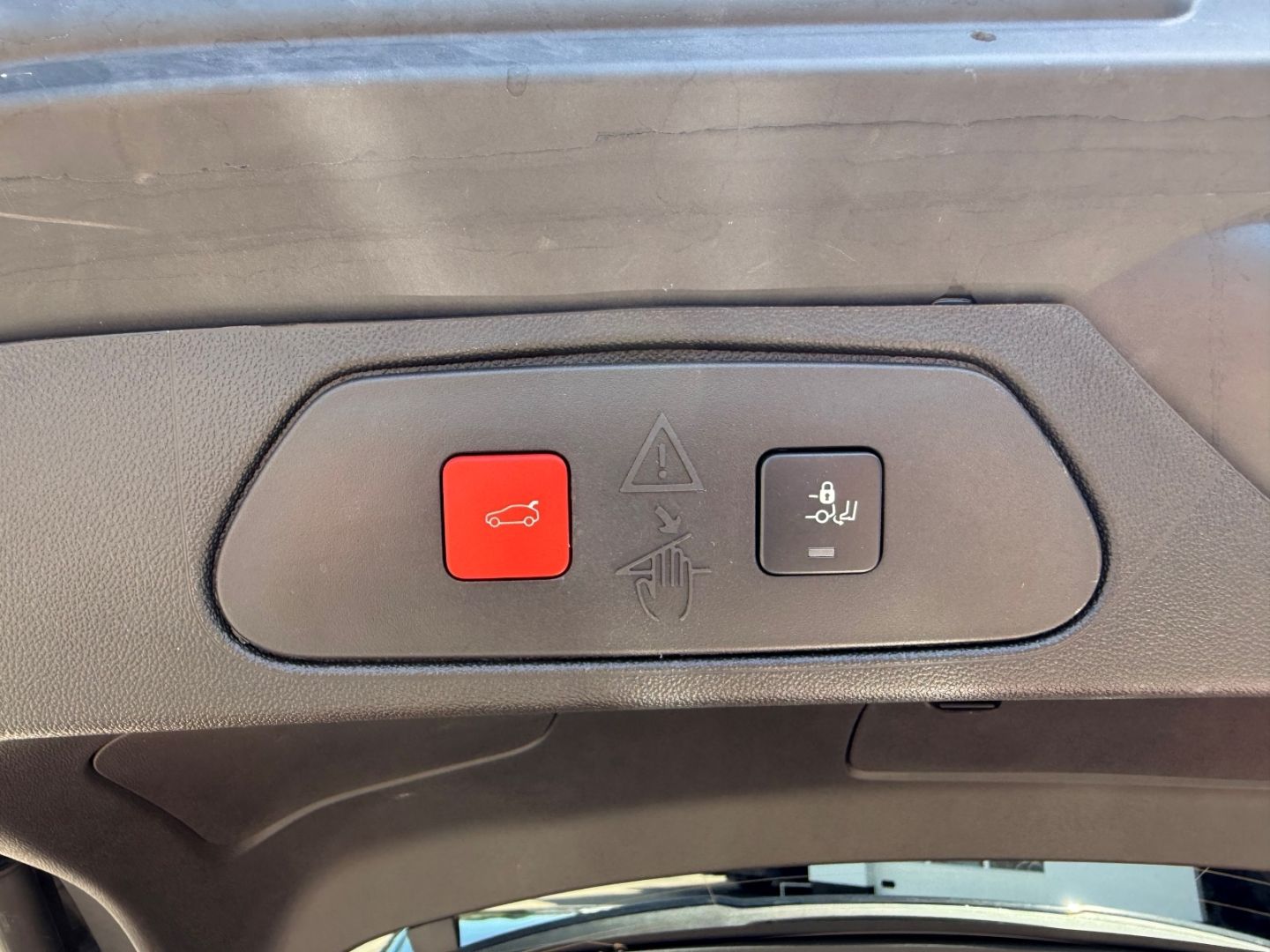 Fahrzeugabbildung Opel Grandland Ultimate 1,2T Navi+Leder+Sitzbelüftung