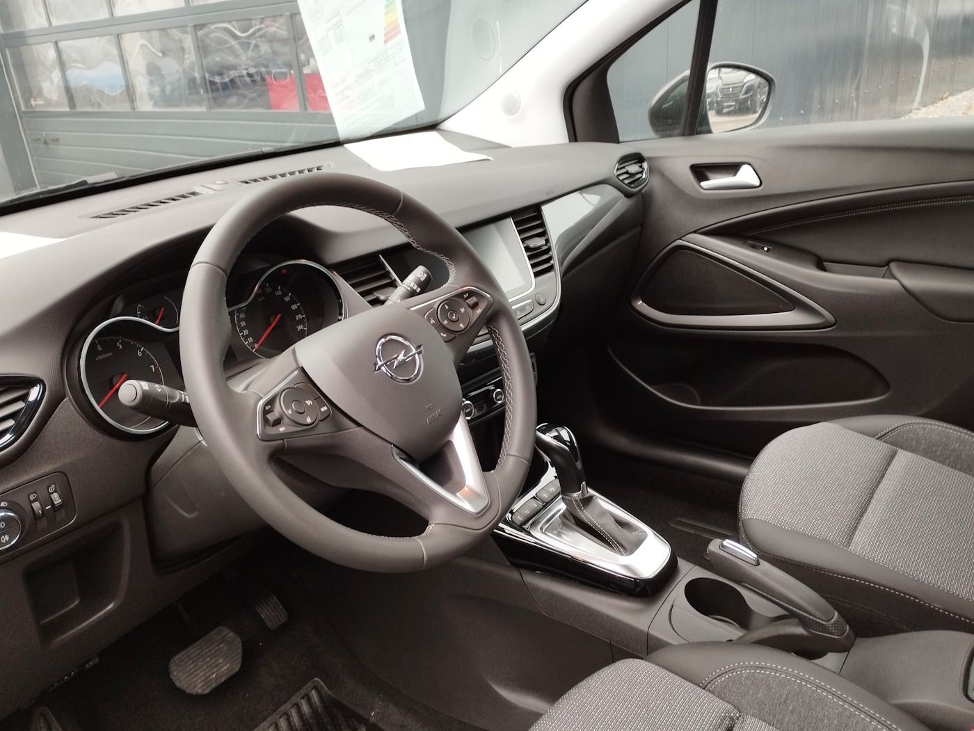 Fahrzeugabbildung Opel Crossland 1.2 Elegance Automatik Kamera NAVI LED