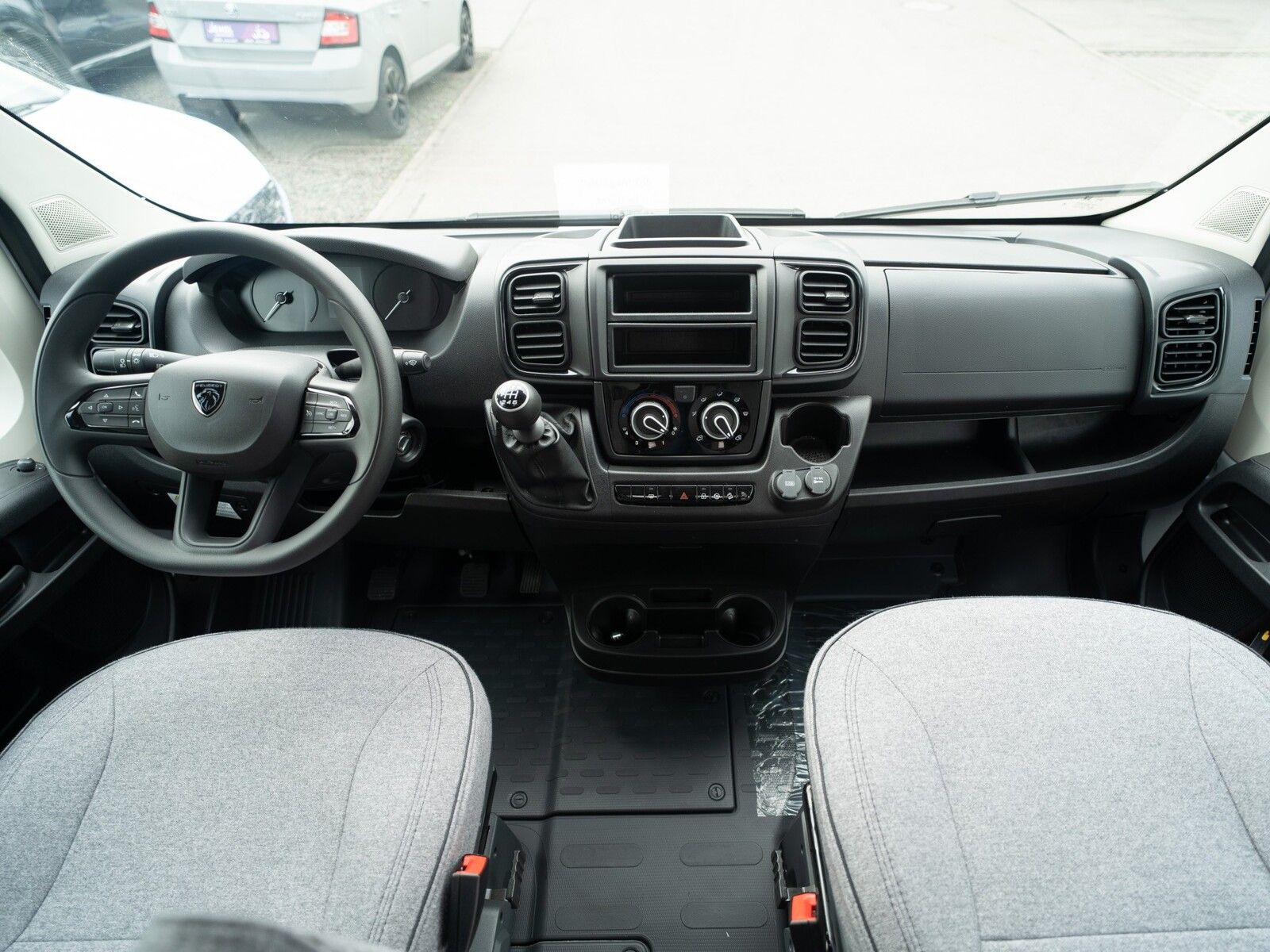 Fahrzeugabbildung Sunlight Cliff 600 Modelljahr 2026 mit Markise!