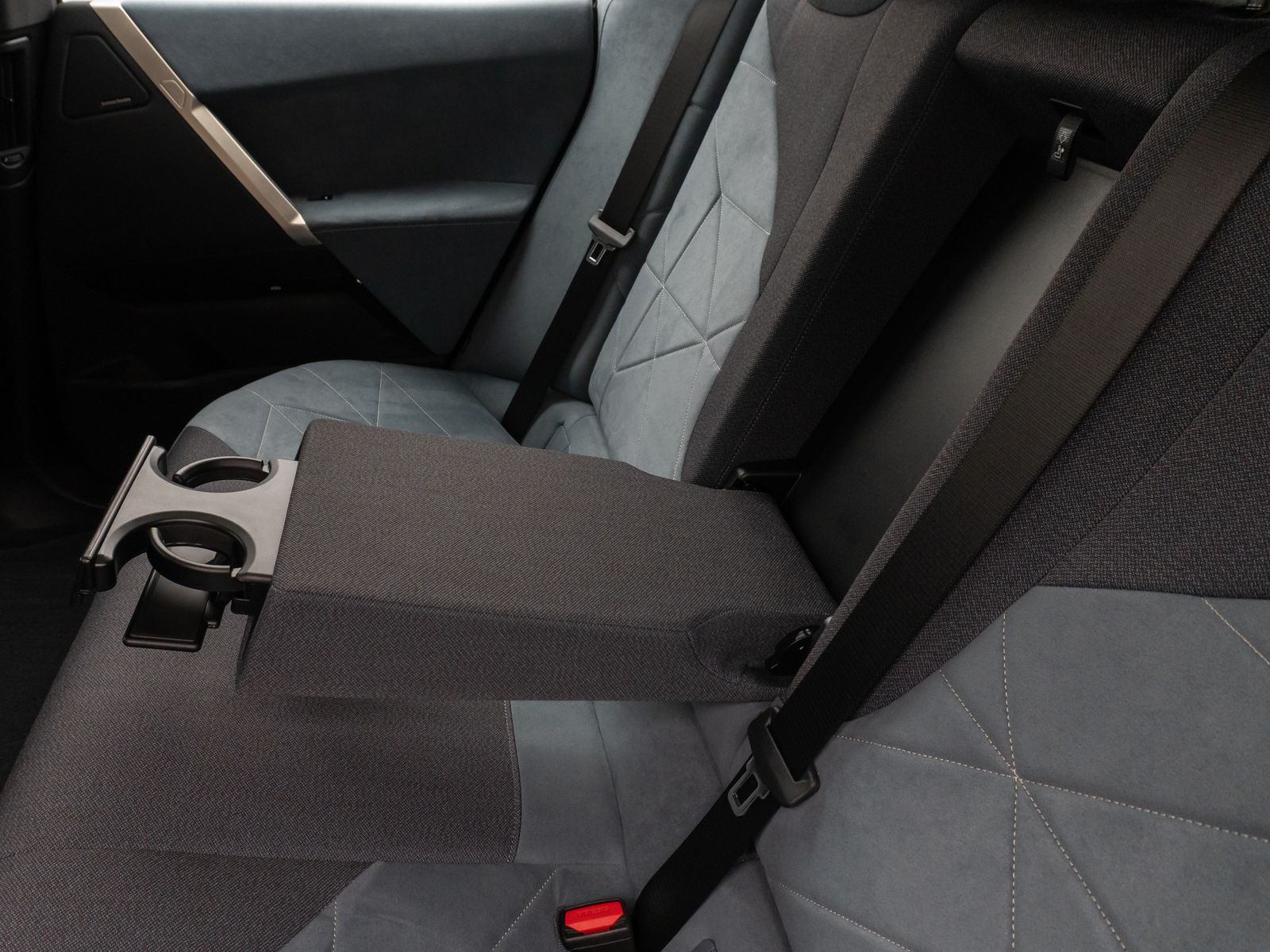 Fahrzeugabbildung BMW iX xD50 Panorama 360°Laser DAB H/K AHK Sport 22"