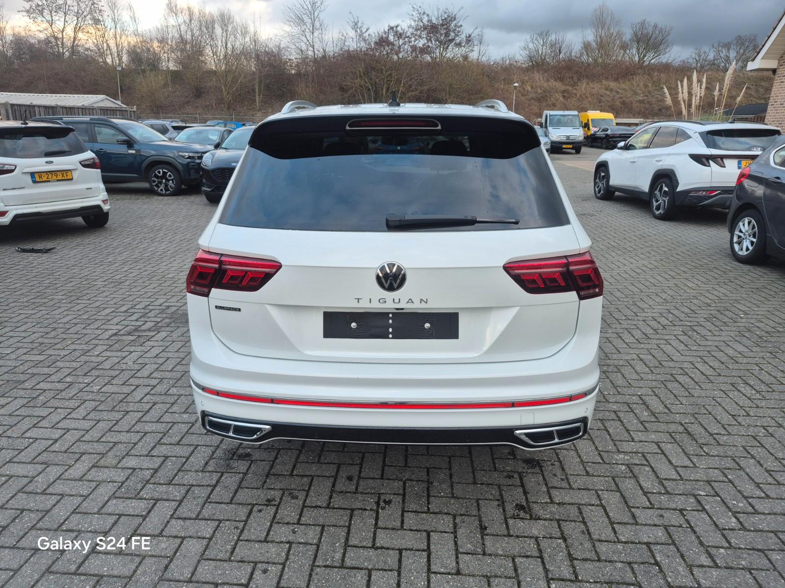 Volkswagen Tiguan Allspace 2.0 TDI DSG R-line 7 sitze