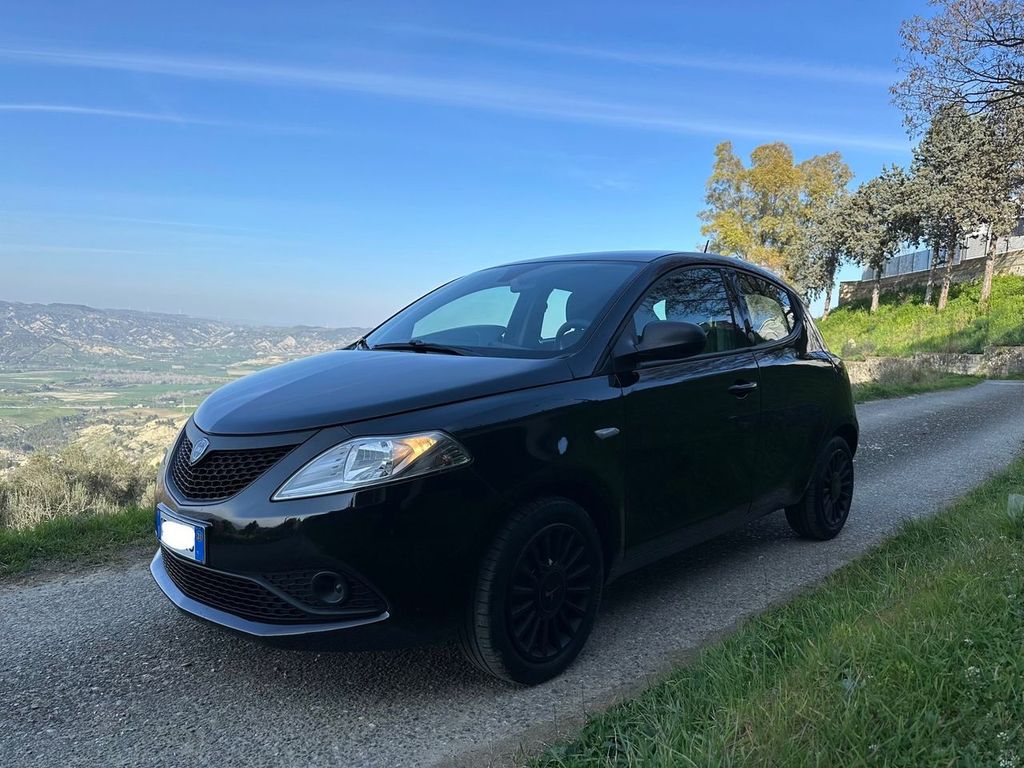 Image of Lancia Ypsilon