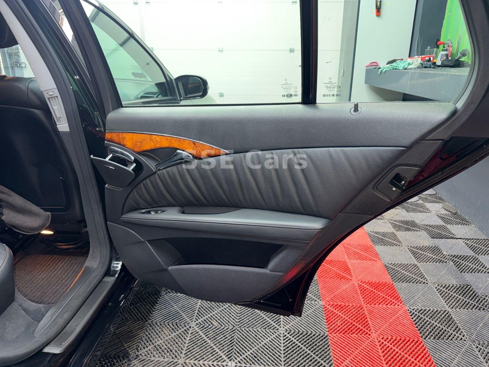 Mercedes-Benz E320 2005 — photo 9
