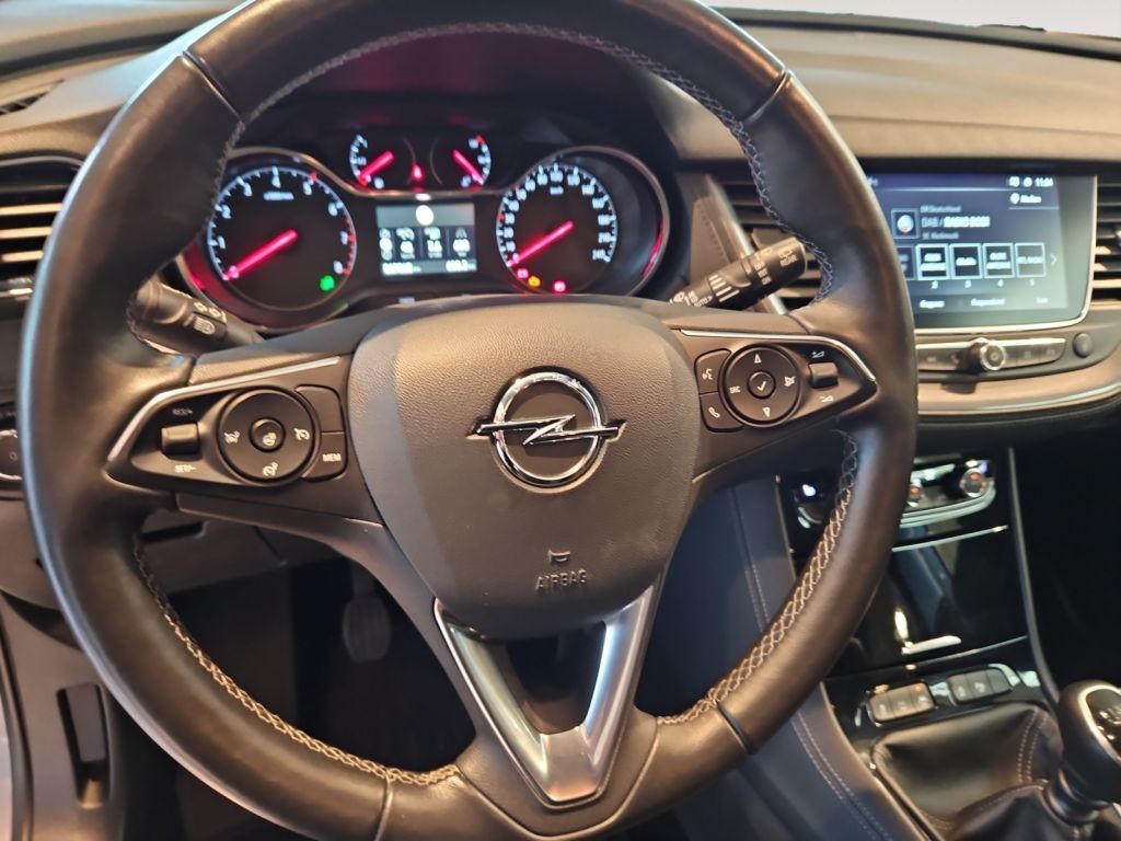 Fahrzeugabbildung Opel Grandland X 1.2 S/S  INNOVATION AFL mit LED