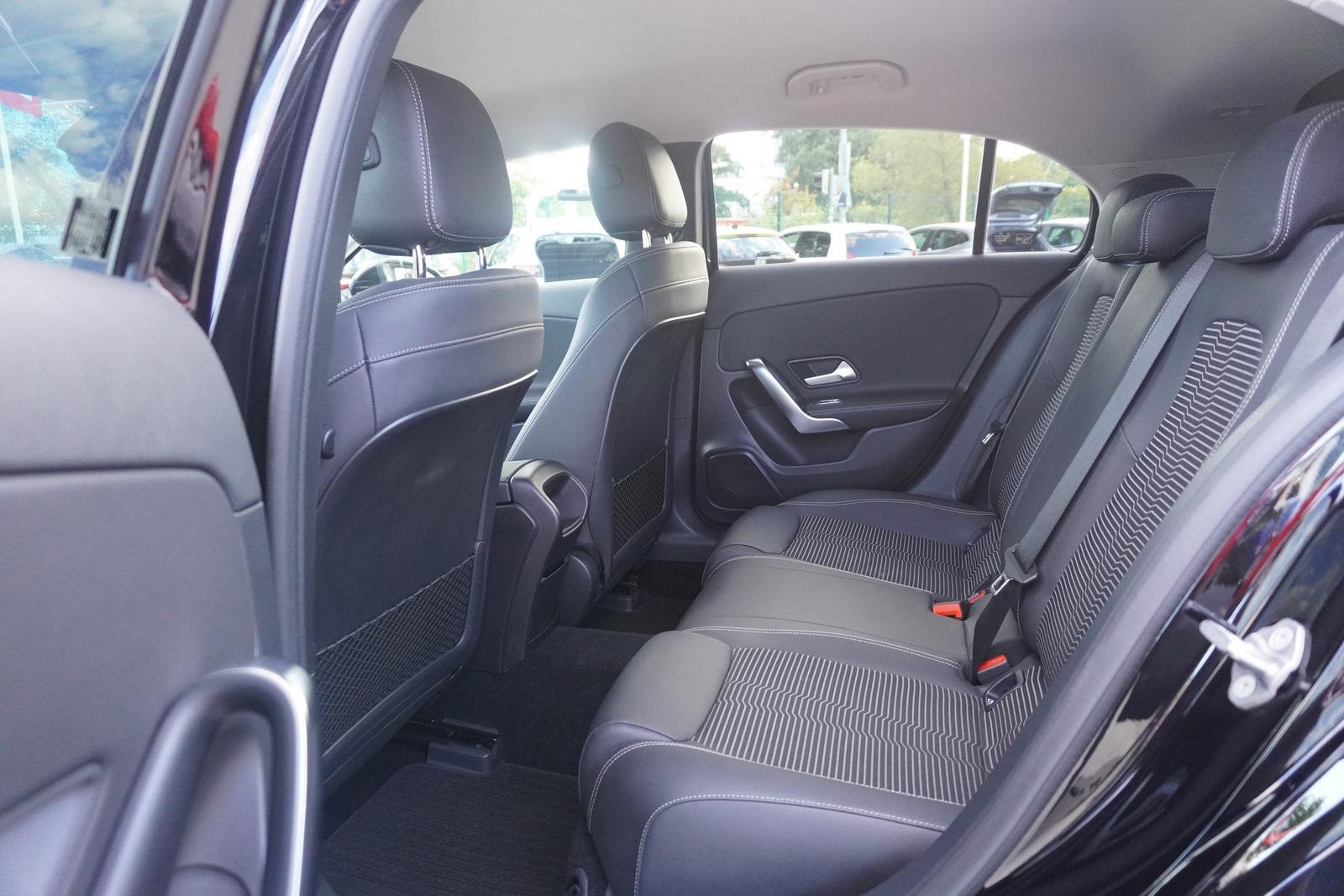 Mercedes-Benz A180 Progressive 7G-DCT LED Navi Kamera Tempomat