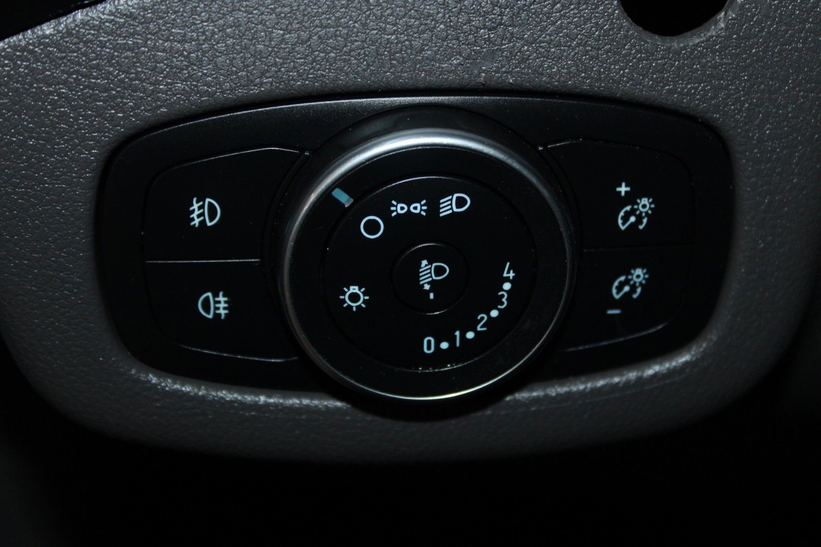 Fahrzeugabbildung Ford Transit Connect TREND L2 Lang KLIMA CAM STDHZ 3S