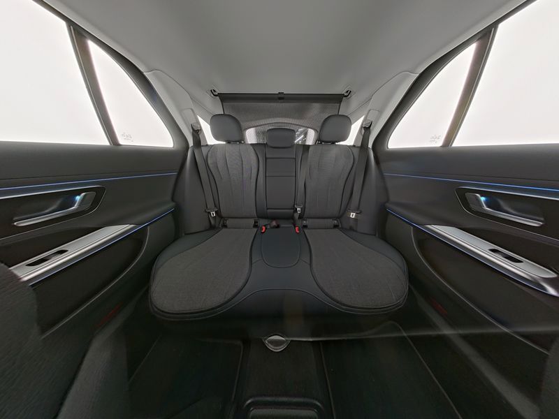 Fahrzeugabbildung Mercedes-Benz E 220 dT Avantg. Distronic+ AHK LED KeyLess SHZ