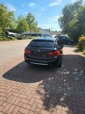 BMW 520d Touring A - Luxury Line 5 Touring (G31)