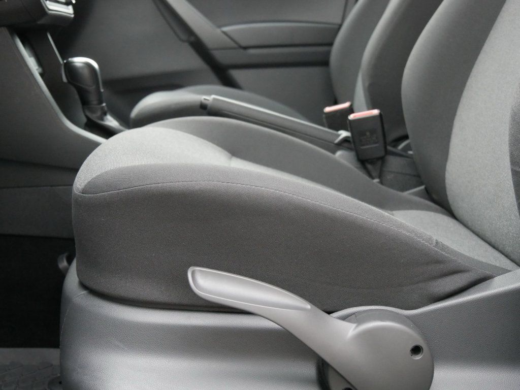 Fahrzeugabbildung Volkswagen Caddy Maxi Kasten 2.0 TDI DSG PDC hi. Navi Klima