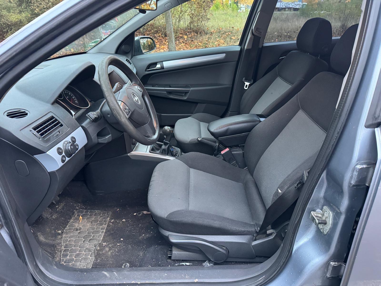Opel Astra 2005 — photo 9