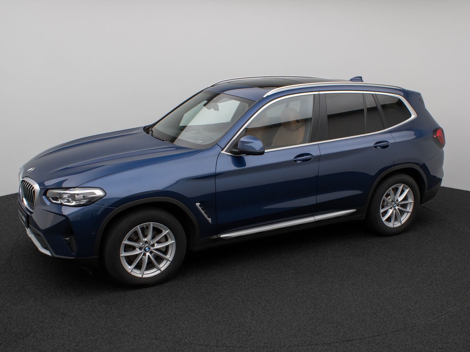 Fahrzeugabbildung BMW X3 xD20i Panorama Kamera HUD AHK Komfort Sport