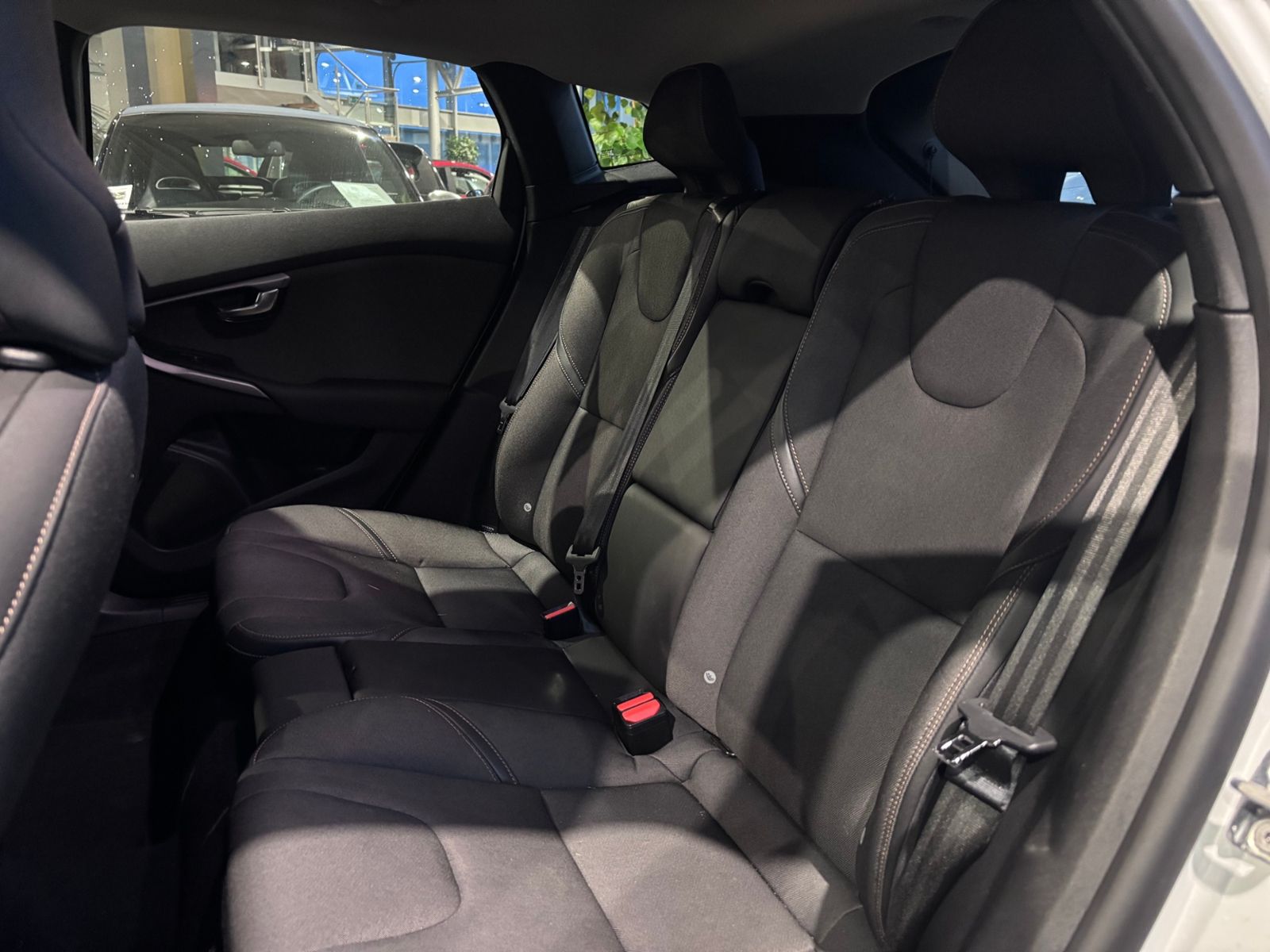 Fahrzeugabbildung Volvo V40  Cross Country Plus KLIMA LED NAVI ALU