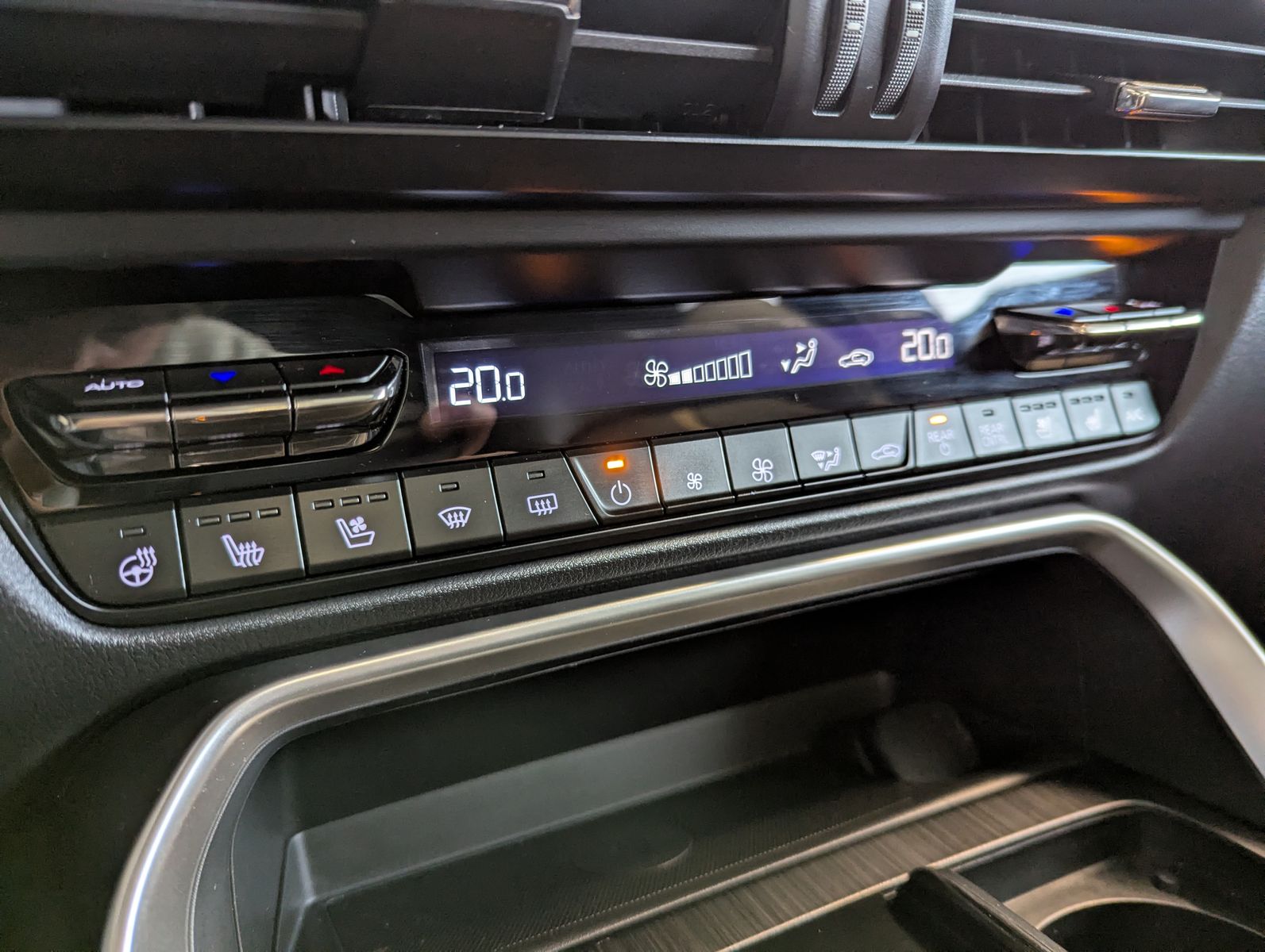 MAZDA CX-80 3.3L E-SKYACTIV D 254 HOMURA+ 7-Sitze Pano - Image 30