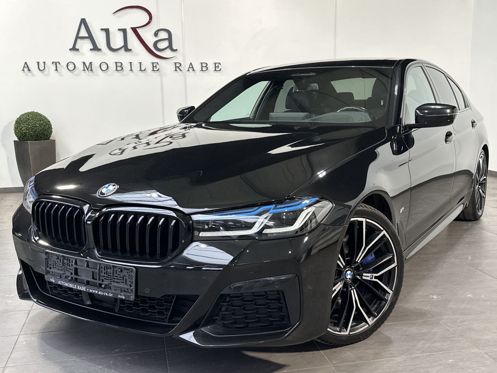 Fahrzeugabbildung BMW 540d xDrive M-Sport NAV+LASER+HUD+20ZO+GLASDACH