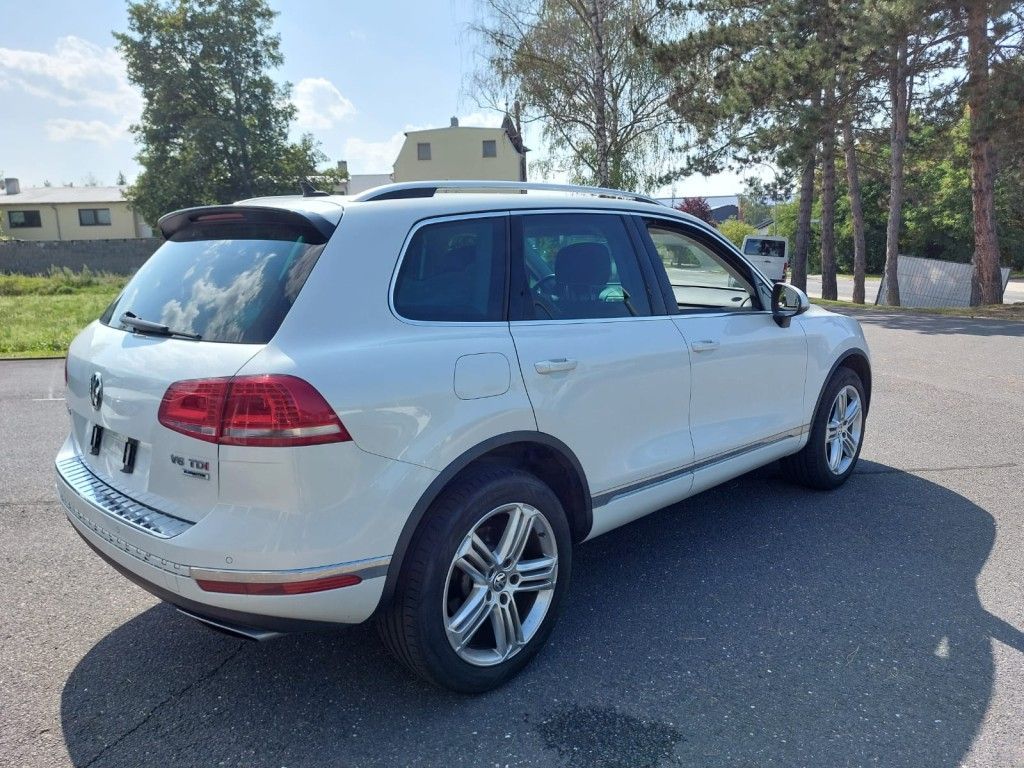 Fahrzeugabbildung Volkswagen Touareg 3.0 V6 TDI SCR Blue Motion DPF Automatik