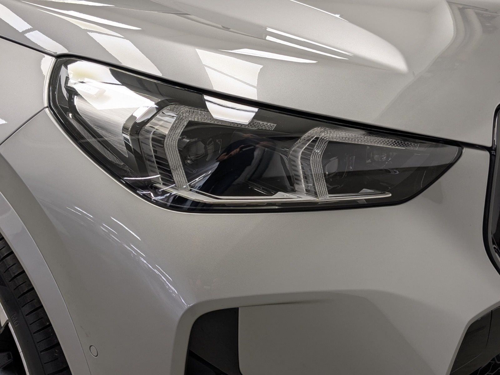 BMW iX1 xDrive30 M Sport HUD PANO ACC AHK DA Prof. 3 foto 7