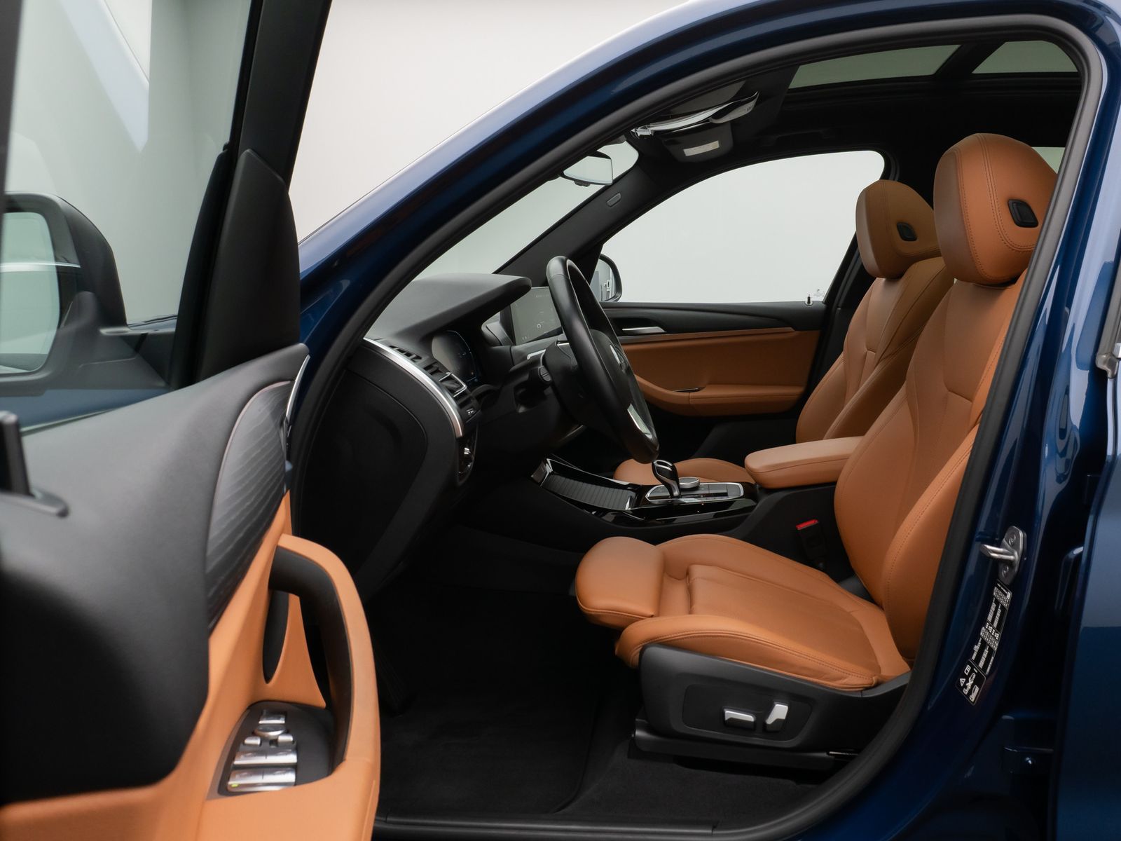Fahrzeugabbildung BMW X3 xD20i Panorama Kamera HUD AHK Komfort Sport