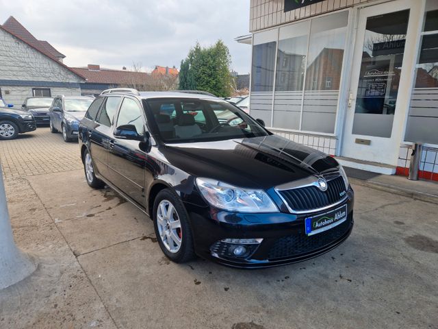 Skoda Octavia Combi RS 8-Fach Klima SHZG PDC Xenon