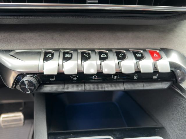 Foto Nummer 17: PEUGEOT 3008