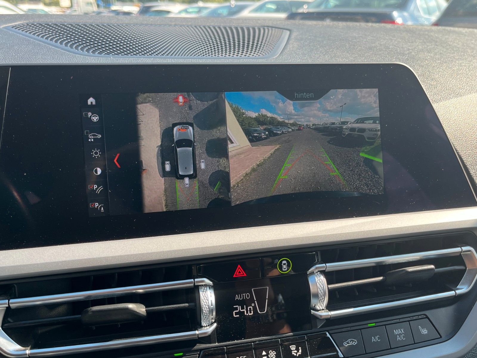 Fahrzeugabbildung BMW 318d Tour Navi Leder Kamera HUD Alarm SPORTSITZE