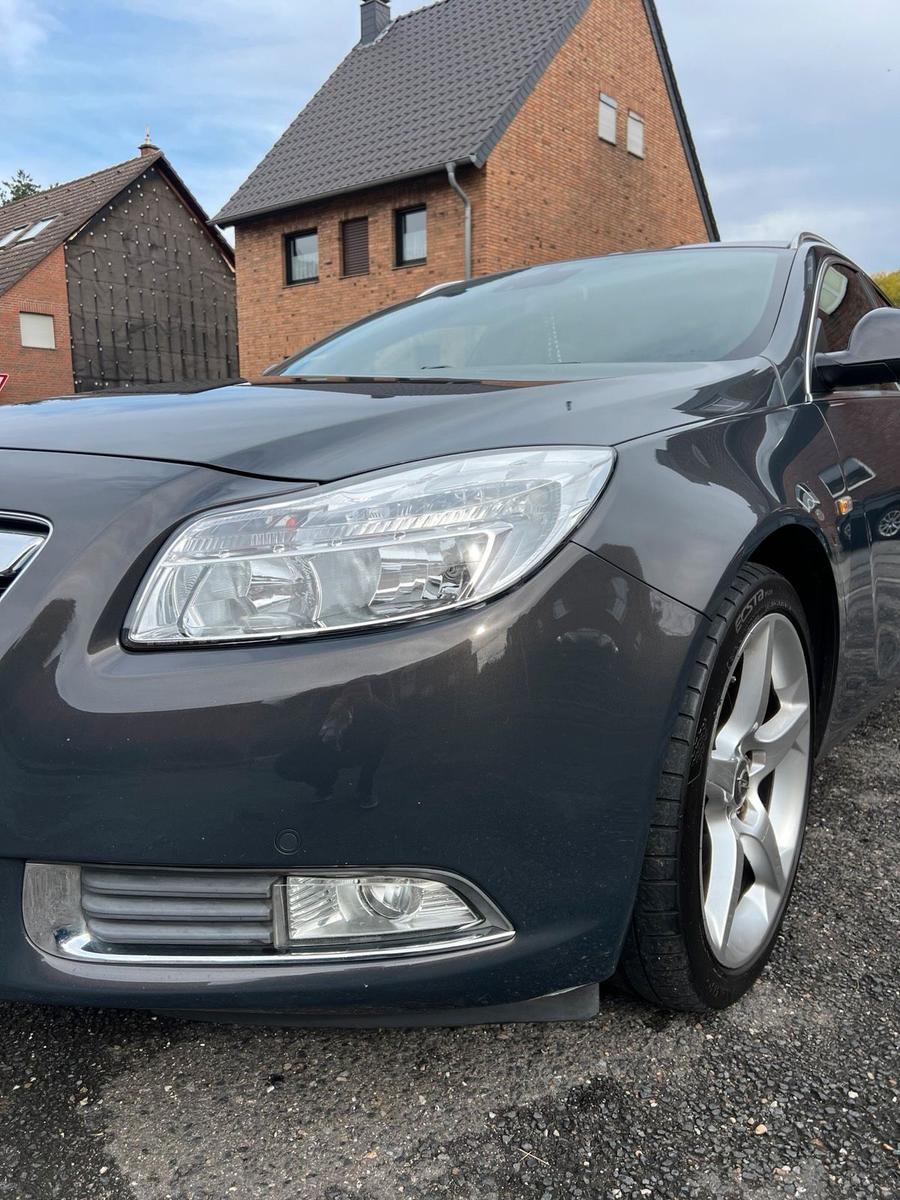 Opel Insignia 2013 — interior