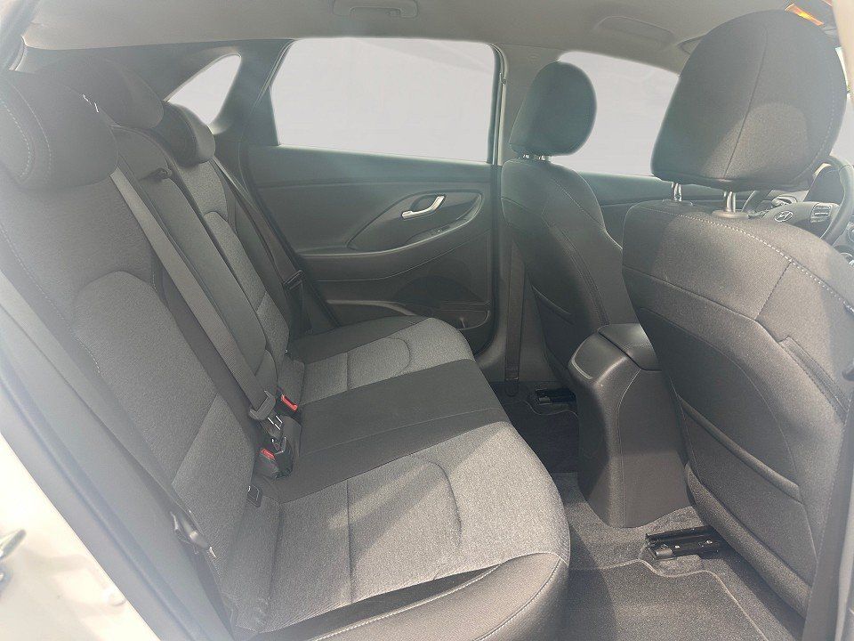 Fahrzeugabbildung Hyundai i30 1.5T 160PS DCT 48V TREND Navi