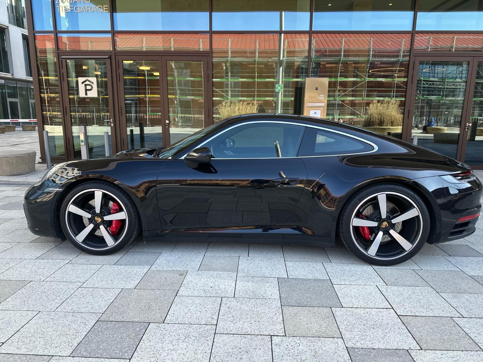 Porsche 992