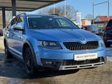 Skoda Octavia Combi Scout 4x4 DSG AHK NAVI CARPLAY - Skoda: Combi Scout